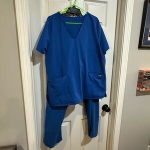 Figs Blue Women's Scrub Set